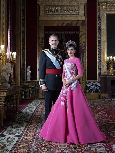 Spanish-Royal-Family-Official-Portraits-3