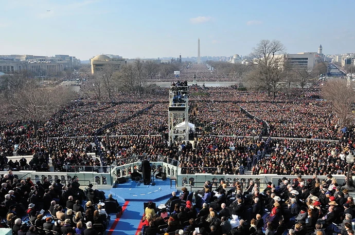Barack-Obama-Pres-steps-address-US-Capitol-Jan-20-2009