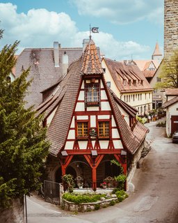 [Image: rothenburg-sehenswuerdigkeiten-gerlachsc...4x1030.jpg]