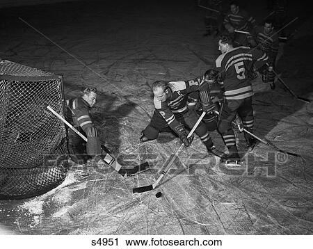 1940s-1950s-ice-hockey-game-goalie-stock-image__s4951
